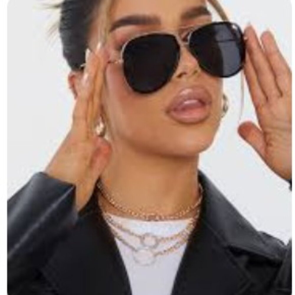 NWT Pretty Little Thing Black Frameless Oversized - Picture 2 of 3